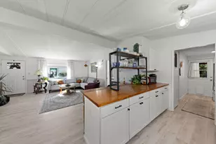 555 Freeman Rd, Central Point, OR 97502 - Photo 17