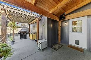 555 Freeman Rd, Central Point, OR 97502 - Photo 25