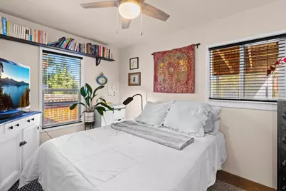 1055 N Fifth Street #UNIT 15, Jacksonville, OR 97530 - Photo 7