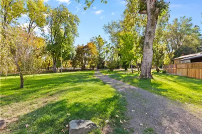 1055 N 5th Street #UNIT 15, Jacksonville, OR 97530 - Photo 19