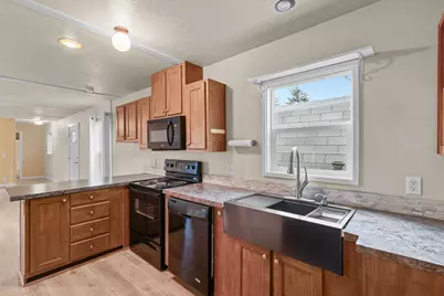 1055 N 5th Street #UNIT 15, Jacksonville, OR 97530 - Photo 5