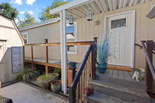 1055 N Fifth St, Jacksonville, OR 97530 - Photo 17