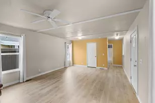 1055 N Fifth St, Jacksonville, OR 97530 - Photo 3