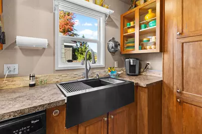 1055 N 5th Street #UNIT 15, Jacksonville, OR 97530 - Photo 7