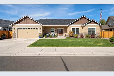 2035 Rabun Way, Central Point, OR 97502 - Photo 1