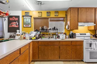 947 Murray Avenue, Medford, OR 97501 - Photo 17