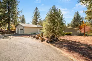 60999 Sugarbush Ln, Bend, OR 97702 - Photo 13