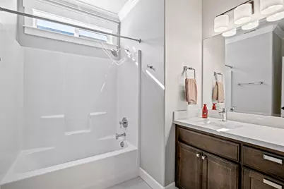 407 N Deanjou Avenue, Eagle Point, OR 97524 - Photo 25