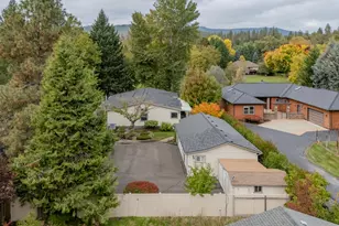 20455 Hwy 62, Shady Cove, OR 97539 - Photo 3