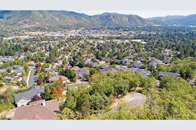1137 Sunburst Way, Grants Pass, OR 97526 - Photo 9