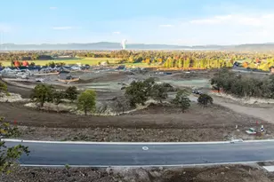 427 Quail Run, Eagle Point, OR 97524 - Photo 1