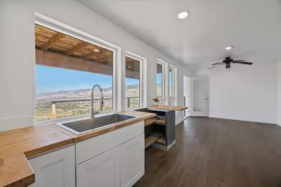 3152 Siskiyou Boulevard, Ashland, OR 97520 - Photo 11