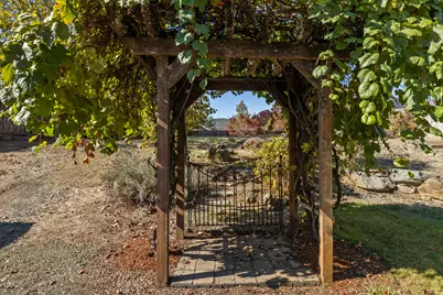 135 Othello Avenue, Roseburg, OR 97471 - Photo 43