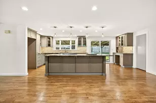 1400 Avocado Ln, Medford, OR 97504 - Photo 9