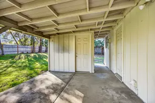 1400 Avocado Ln, Medford, OR 97504 - Photo 29