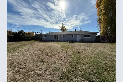 4199 Hilyard Avenue, Klamath Falls, OR 97603 - Photo 35