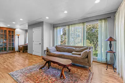 2500 Capital Avenue, Medford, OR 97504 - Photo 3