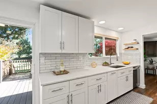 61450 Little John Ln, Bend, OR 97702 - Photo 11