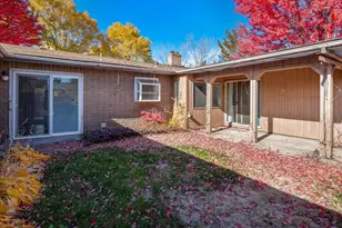 1406 SW 12th St, Redmond, OR 97756 - Photo 41