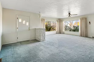 1406 SW 12th St, Redmond, OR 97756 - Photo 5