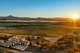 766 Meridian Rd, Eagle Point, OR 97524 - Photo 3