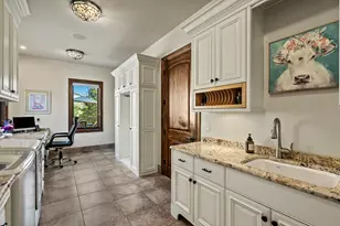 766 Meridian Rd, Eagle Point, OR 97524 - Photo 43
