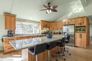 2411 Vermont St, Klamath Falls, OR 97603 - Photo 9