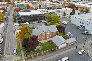 139 SW I St, Grants Pass, OR 97526 - Photo 9