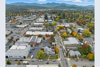 139 SW I Street, Grants Pass, OR 97526 - Photo 45