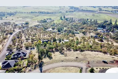 1207 Overlook Drive, Eagle Point, OR 97524 - Photo 15