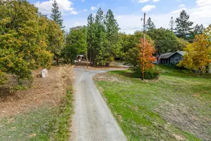 348 Ridgewood Dr, Jacksonville, OR 97530 - Photo 53