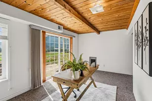 348 Ridgewood Dr, Jacksonville, OR 97530 - Photo 27