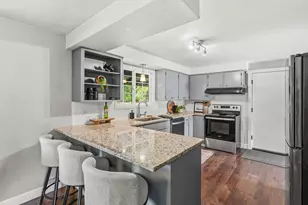 348 Ridgewood Dr, Jacksonville, OR 97530 - Photo 9