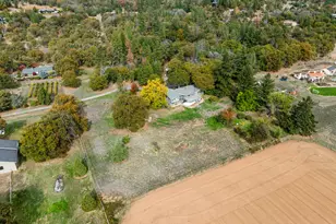 348 Ridgewood Dr, Jacksonville, OR 97530 - Photo 47