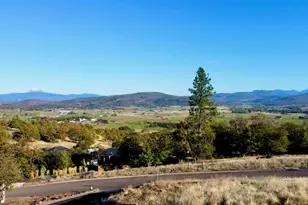 1214 Overlook Dr, Eagle Point, OR 97524 - Photo 17