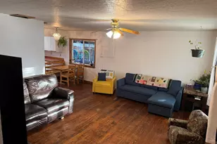 127 SE 8th St, Madras, OR 97741 - Photo 3