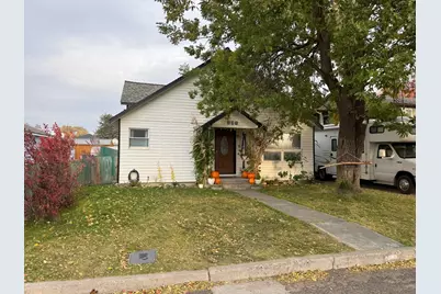 127 SE 8th Street, Madras, OR 97741 - Photo 1