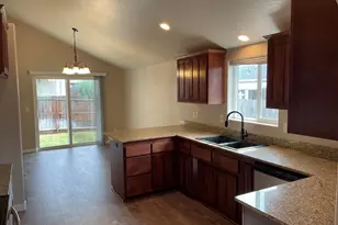 760 Nicholas Lee Dr, Medford, OR 97501 - Photo 7