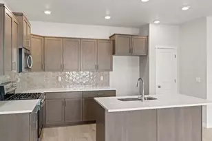 21716 SE Stromboli Ln, Bend, OR 97702 - Photo 7