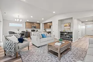 21549 NE Gather Pl, Bend, OR 97702 - Photo 5