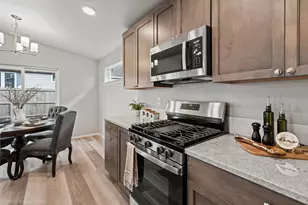 21549 NE Gather Pl, Bend, OR 97702 - Photo 3