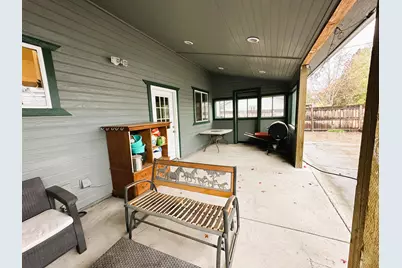 5245 Sturdivant Avenue, Klamath Falls, OR 97603 - Photo 9