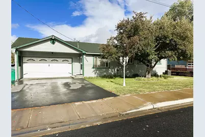 5245 Sturdivant Avenue, Klamath Falls, OR 97603 - Photo 3