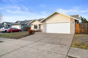 1629 Husker Butte Ln, Medford, OR 97504 - Photo 3