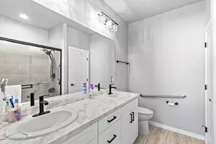 3765 Nicholas Wy, White City, OR 97503 - Photo 11