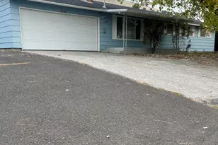 1735 Chinchalla Way, Klamath Falls, OR 97603 - Photo 3