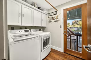 1065 Edwina Ave, Central Point, OR 97502 - Photo 15