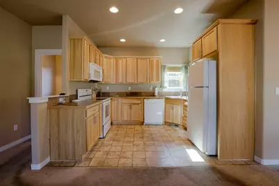 62085 Wolcott Place, Bend, OR 97701 - Photo 3