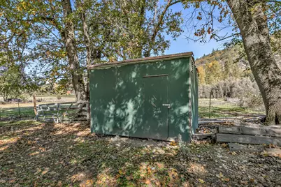 4402 Averill Drive, Grants Pass, OR 97526 - Photo 11