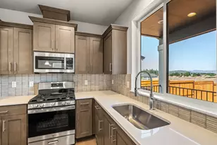 151 Valemont Dr, Eagle Point, OR 97524 - Photo 7